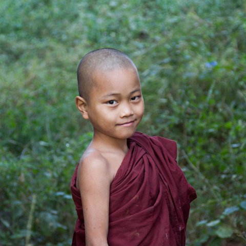 Young Monk, Bagan, Myanmar  Taken at Latitude/Longitude:21.164259/94.861271.  km       (Map link) : Km to   in, Birma, Yangon, geo:lat=21.164259, geo:lon=94.861271, geotagged, myanmar, selectie Birma