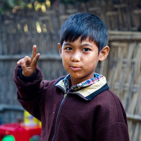 V  Taken at Latitude/Longitude:20.594615/93.262078.  km       (Map link) : Km to   in, Birma, Klik hier om trefwoorden toe te voegen, Panmyaung, geo:lat=20.594615, geo:lon=93.262078, geotagged, hdr basis, myanmar