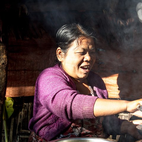 Soup at the market  Taken at Latitude/Longitude:20.594076/93.261997.  km       (Map link) : Km to   in, Birma, Klik hier om trefwoorden toe te voegen, Panmyaung, geo:lat=20.594076, geo:lon=93.261997, geotagged, hdr basis, myanmar