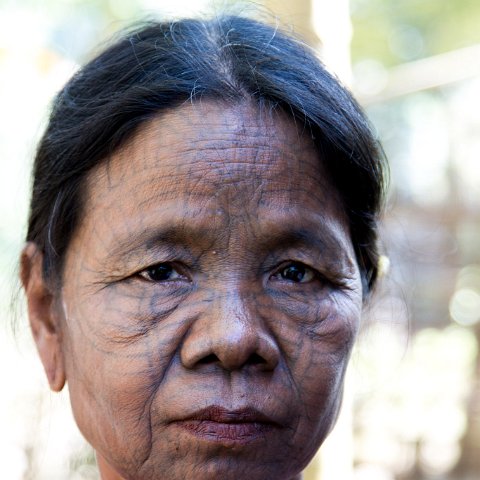 Lady with Spider tattoo  Taken at Latitude/Longitude:20.707049/93.219599.  km       (Map link) : Km to   in, Birma, Mawywa, Yangon, geo:lat=20.707049, geo:lon=93.219599, geotagged, hdr basis, myanmar, selectie Birma