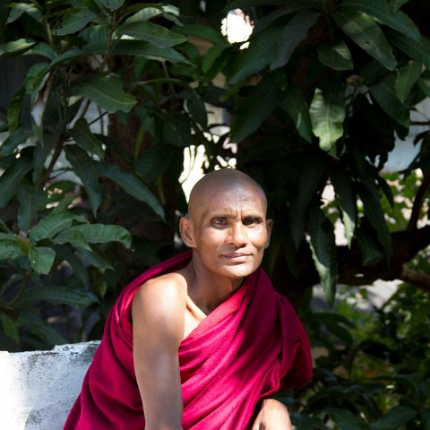 Monk  Taken at Latitude/Longitude:20.593762/93.192688.  km       (Map link) : Km to   in, Birma, geo:lat=20.593762, geo:lon=93.192688, geotagged, myanmar