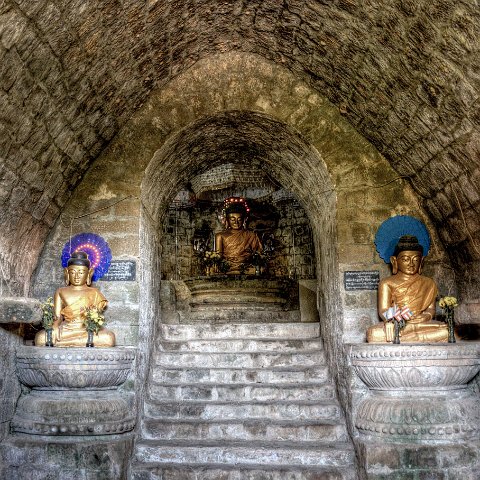 Htukkam Thein : Buddha depiction