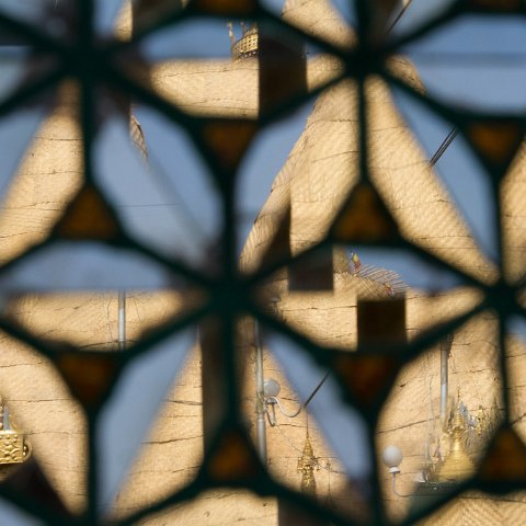 Reflections of Botahtaung  Taken at Latitude/Longitude:16.768114/96.172149.  km       (Map link) : Km to   in, Birma, geo:lat=16.768114, geo:lon=96.172149, geotagged, hdr basis, myanmar