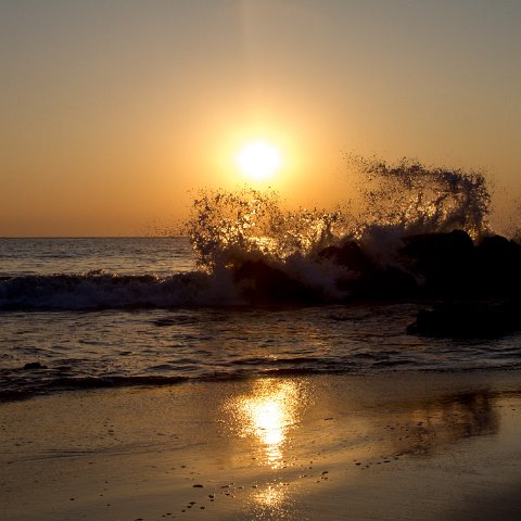 Sunset at Ngpali Beach  Taken at Latitude/Longitude:18.406646/94.333077.  km       (Map link) : Km to   in, Birma, Yangon, geo:lat=18.406646, geo:lon=94.333077, geotagged, myanmar, selectie Birma