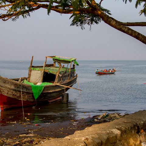 Sittwe, Inn Pauk Wa  Taken at Latitude/Longitude:20.148718/92.903396.  km       (Map link) : Km to   in, Birma, Yangon, geo:lat=20.148718, geo:lon=92.903396, geotagged, hdr basis, myanmar