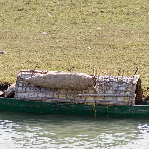 Boat Sittwe to Mrauk-U  Taken at Latitude/Longitude:20.539022/93.166006.  km       (Map link) : Km to   in, Birma, Yangon, geo:lat=20.539022, geo:lon=93.166006, geotagged, hdr basis, myanmar