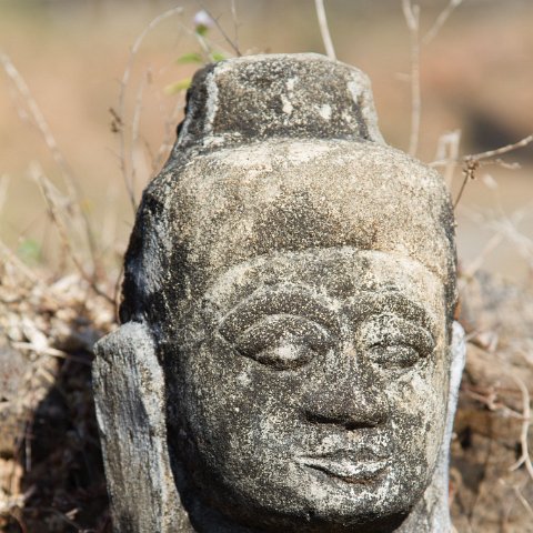 Buddha statue Ko Thaung  mrauk-U, Birma