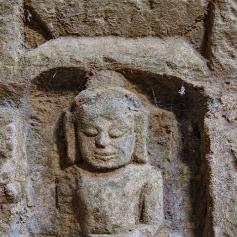 Buddha wall carving Ko Thaung : Birma, Mraung-U