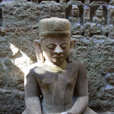 Buddha statue Ko Thaung