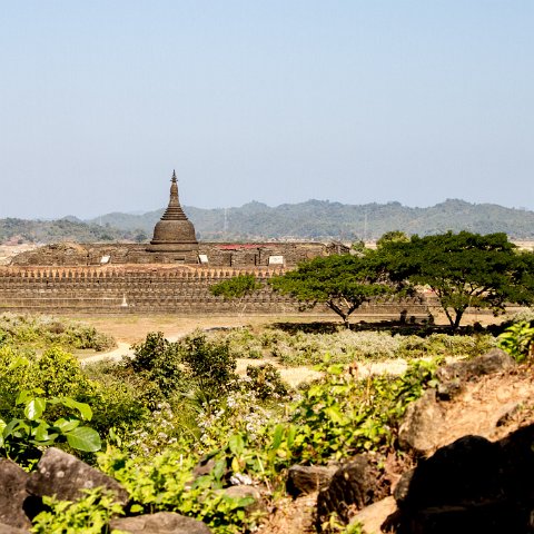 Ko Thaung Temple  Taken at Latitude/Longitude:20.595750/93.211622.  km       (Map link) : Km to   in, Birma, Yangon, geo:lat=20.595750, geo:lon=93.211622, geotagged, myanmar