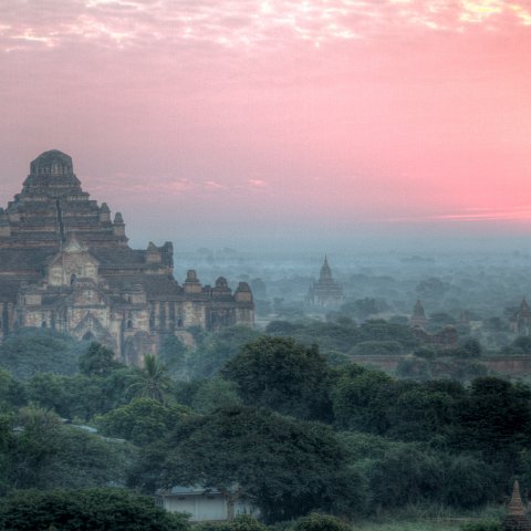 Sunrise over Bagan : Birma, Yangon, myanmar