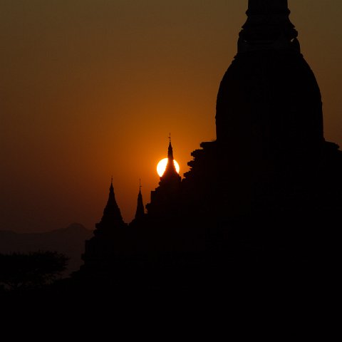 IMG 9398  Taken at Latitude/Longitude:21.148193/94.860343.  km       (Map link) : Km to   in, Birma, geo:lat=21.148193, geo:lon=94.860343, geotagged, myanmar