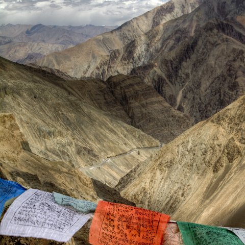 IMG 4207 8 9 : 2011, Himalayas, India, Zanskar, flags