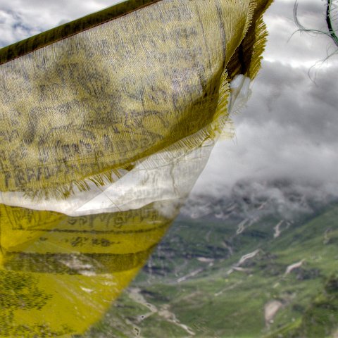 IMG 6894 2 5 2 6 2Enhancer : 2011, Himalayas, India, Zanskar, flags, hdr result