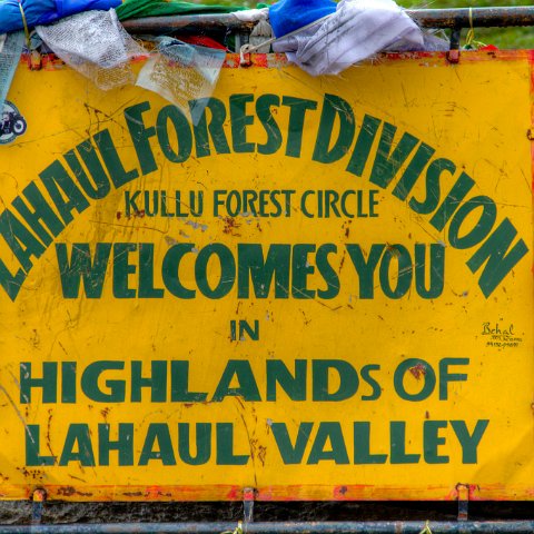 IMG 7543 2 4 2 5 2Enhancer : 2011, Himalayas, India, Zanskar, hdr result, signs