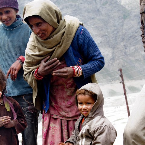 IMG 8936 2 : 2011, Darcha, Himalayas, India, Zanskar, hands, hdr basis, kids, people