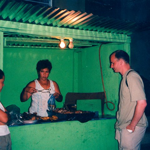 gebakken varkensoor en platanos  (C) Marjolein Boer