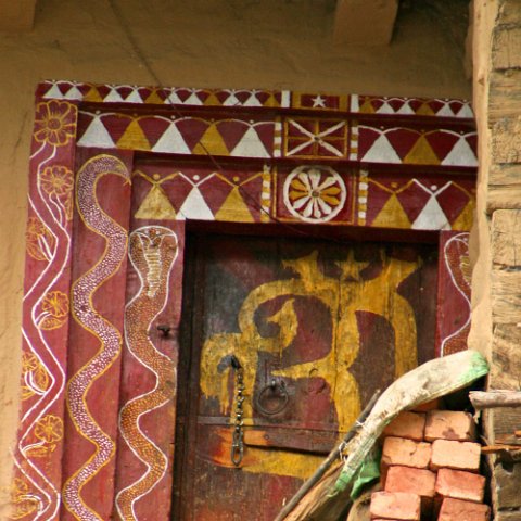 IMG08832  Reis Ladakh, India 2004 met Stichting Danja, www.danja.nl : Door, India Ladakh 2004 Danja Manali Himalaya, doors, houses, www.reisfotos.nl (c) J.M. van der Horst