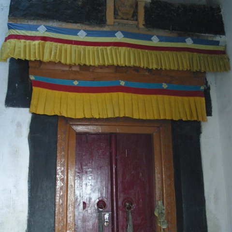 IMG09826  Reis Ladakh, India 2004 met Stichting Danja, www.danja.nl : India Ladakh 2004 Danja* Leh doors, doors, www.reisfotos.nl (c) J.M. van der Horst