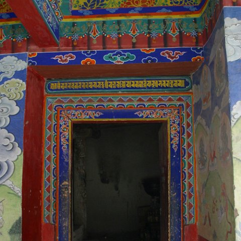 IMG12165  Reis Ladakh, India 2004 met Stichting Danja, www.danja.nl : India Ladakh 2004 Danja Monasterie Indus valley, India Ladakh 2004 Danja* Hemis doors, doors, www.reisfotos.nl (c) J.M. van der Horst