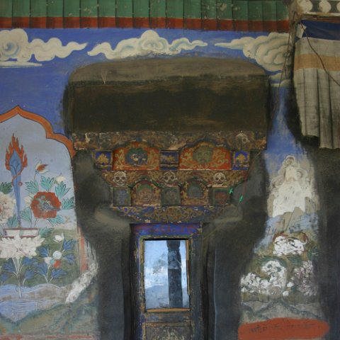 IMG12262  Reis Ladakh, India 2004 met Stichting Danja, www.danja.nl : India Ladakh 2004 Danja Monasterie Indus valley Thiksey doors, doors, www.reisfotos.nl (c) J.M. van der Horst