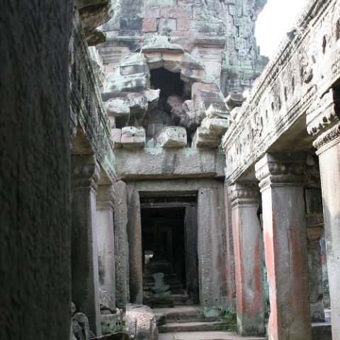 IMG 1753  Cambodja 2006 Siem Reap. : Angkor, Cambodia 2006 Ankor wat Angkor Thom Temple complex, doors, www.reisfotos.nl (c) J.M. van der Horst