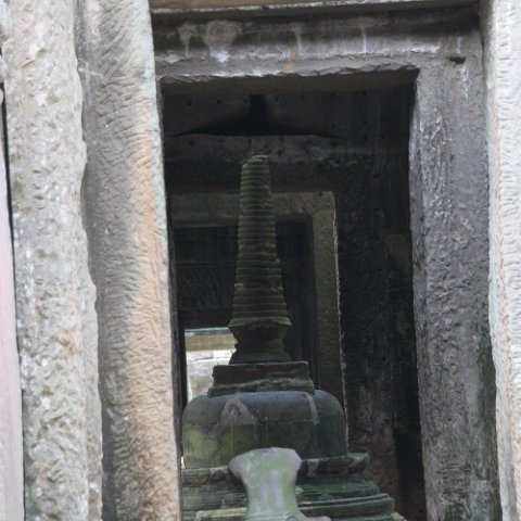 IMG 1754  Cambodja 2006 Siem Reap. : Angkor, Cambodia 2006 Ankor wat Angkor Thom Temple complex, doors, www.reisfotos.nl (c) J.M. van der Horst