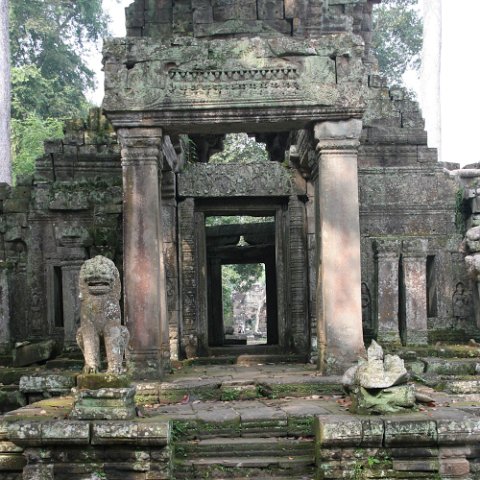 IMG 1784  Cambodja 2006 Siem Reap. : Angkor, Cambodia 2006 Ankor wat Angkor Thom Temple complex, doors, www.reisfotos.nl (c) J.M. van der Horst