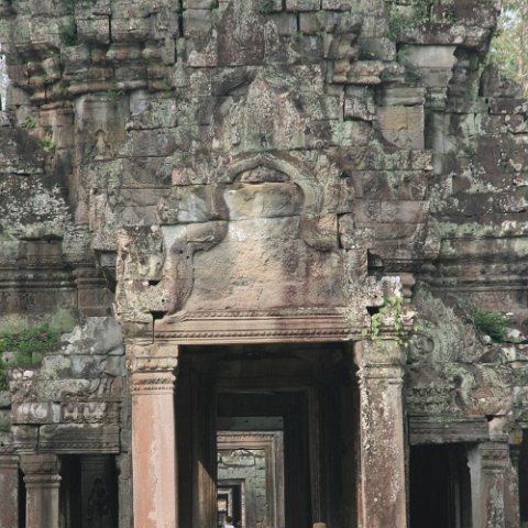 IMG 1791  Cambodja 2006 Siem Reap. : Angkor, Cambodia 2006 Ankor wat Angkor Thom Temple complex, doors, www.reisfotos.nl (c) J.M. van der Horst