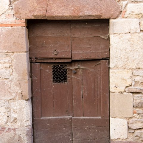 MG 6852  Taken at Latitude/Longitude:44.063695/1.951286. 0.35 km South-East Cordes-sur-Ciel Midi-Pyrénées France   (Map link) : 0.35  Km to Cordes-sur-Ciel  in Midi-Pyrénées France, Cordes-sur-Ciel, Door, France, Midi-Pyrénées, geo:lat=44.063695, geo:lon=1.951286, geotagged, hdr, hdr basis, hdr basis belicht, hdr original, www.reisfotos.nl (c) J.M. van der Horst